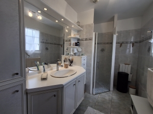 Contemporary Detached Villa with Pool