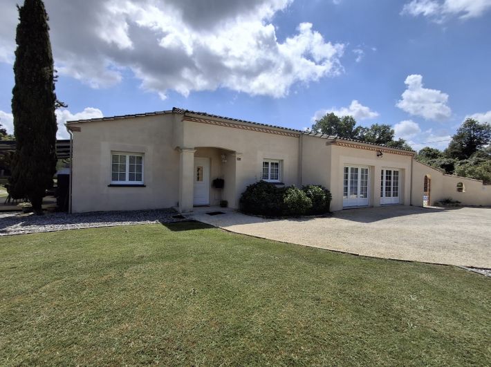 Contemporary Detached Villa with Pool