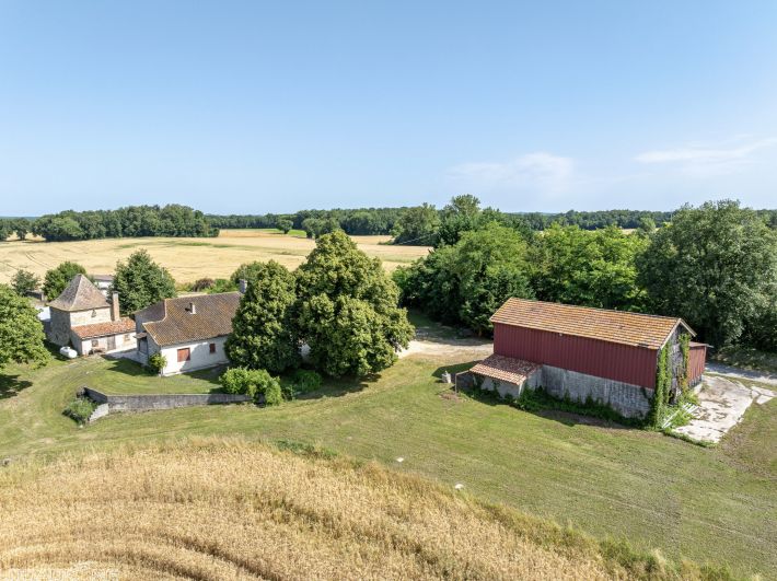 Former Farm Complex in Lovely Location