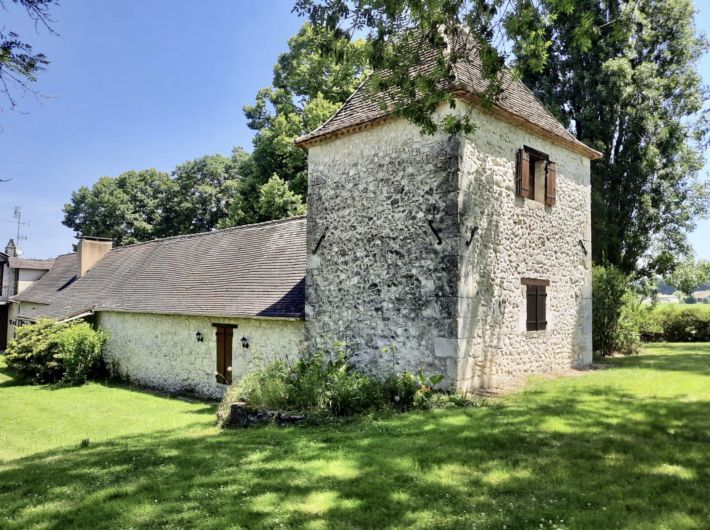 Detached Country House with Swimming Pool