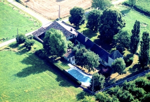 Detached Country House with Swimming Pool