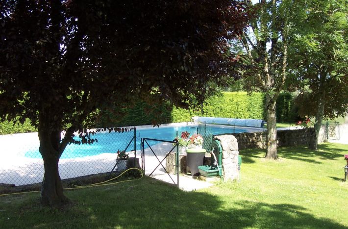 Detached Country House with Swimming Pool