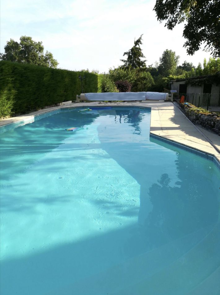 Detached Country House with Swimming Pool