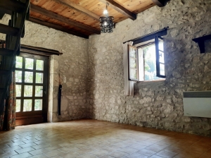 Detached Country House with Swimming Pool