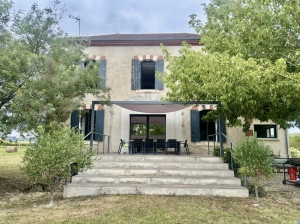 Maison De Maitre With Outbuilding