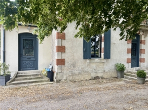 Maison De Maitre With Outbuilding