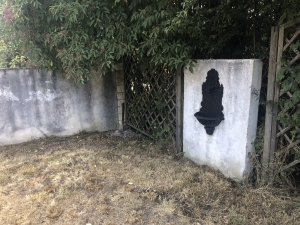 Completely Charming House with Garden