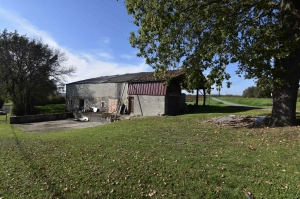 Large Barn in the Countryside to Develop