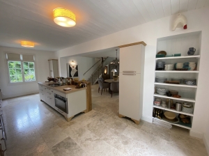 Beautifully Appointed Detached House with Garden