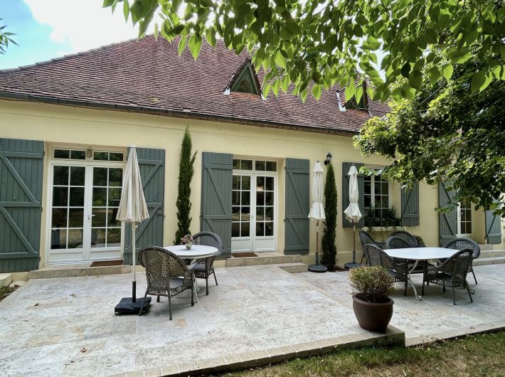 Beautifully Appointed Detached House with Garden