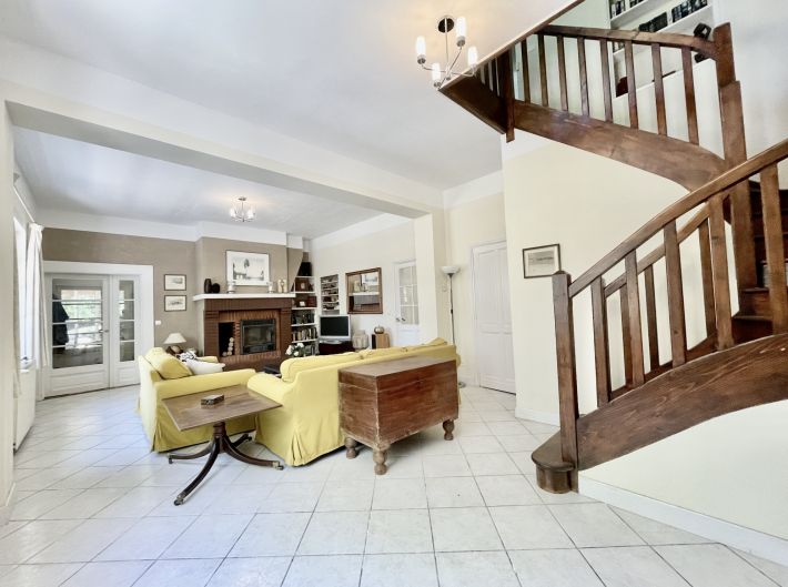Detached House with Guest House and Swimming Pool