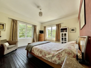 Detached House with Guest House and Swimming Pool