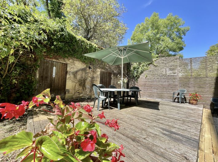 Detached House with Guest House and Swimming Pool