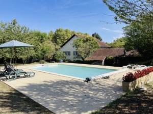 Detached House with Guest House and Swimming Pool