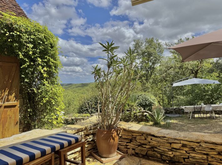 Detached Country House with Swimming Pool and Open Views
