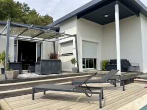 Architect Designed Detached House with Swimming Pool