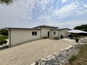 Architect Designed Detached House with Swimming Pool