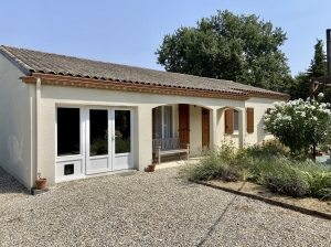 Detached House with Garden by the Coast