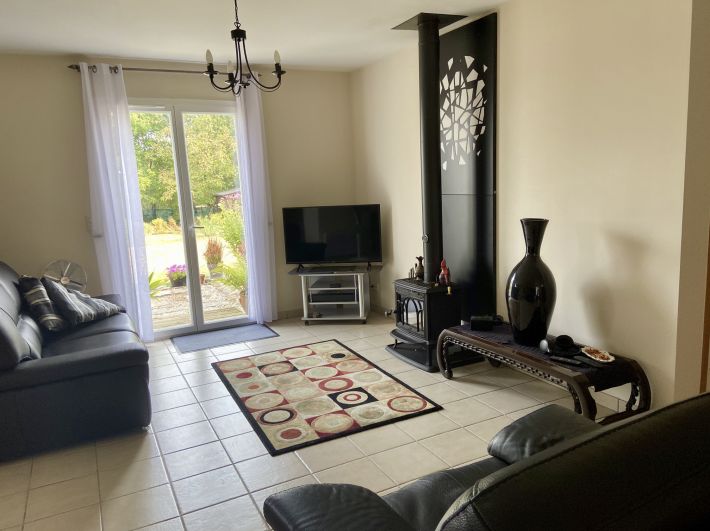 Detached House with Landscaped Garden by the Coast