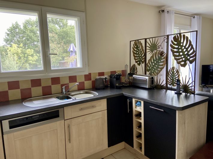 Detached House with Landscaped Garden by the Coast