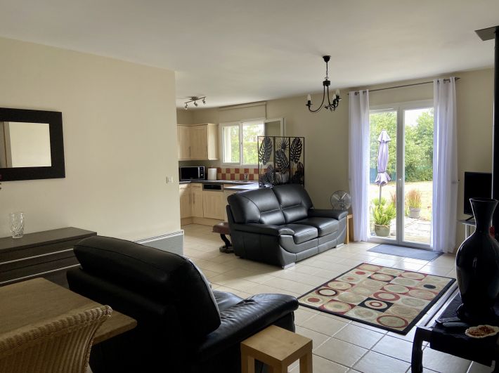 Detached House with Landscaped Garden by the Coast