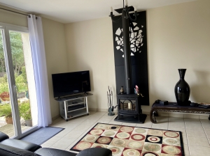 Detached House with Landscaped Garden by the Coast