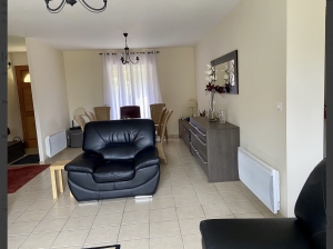 Detached House with Landscaped Garden by the Coast