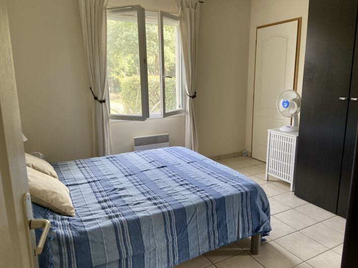 Detached House with Landscaped Garden by the Coast