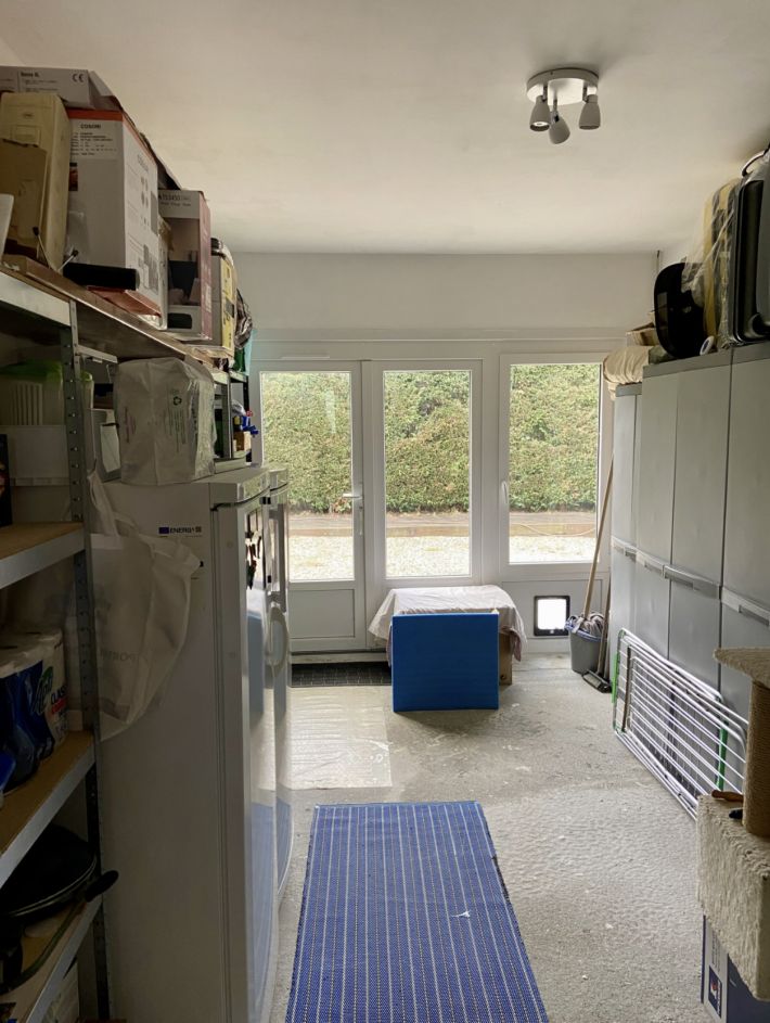 Detached House with Landscaped Garden by the Coast