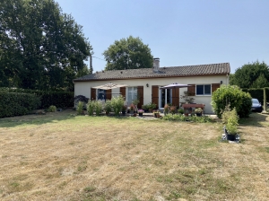 Detached House with Landscaped Garden by the Coast