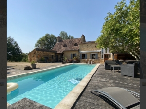 Detached House and Garden with Swimming Pool