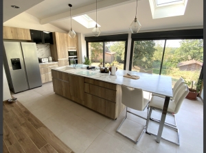 Detached House and Garden with Swimming Pool