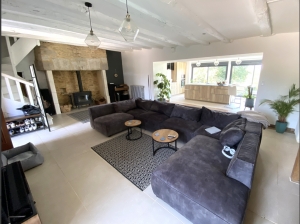 Detached House and Garden with Swimming Pool