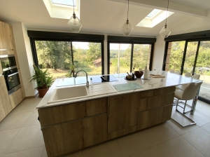 Detached House and Garden with Swimming Pool