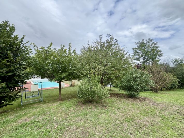 Detached House and Guest Gite with Swimming Pool