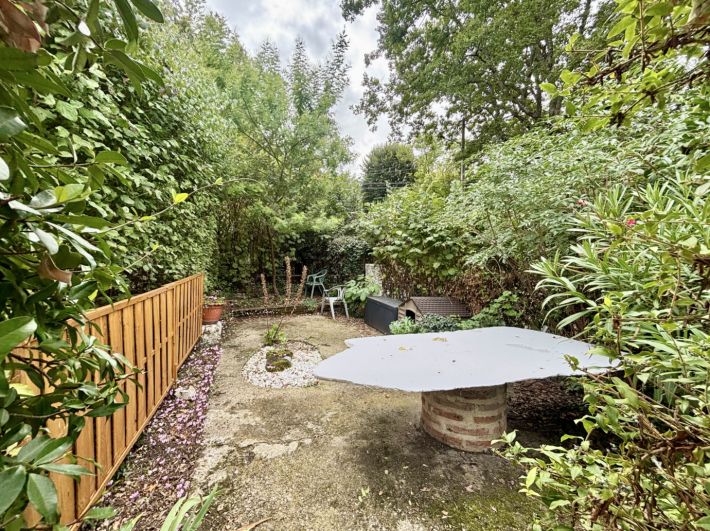 Detached House and Guest Gite with Swimming Pool