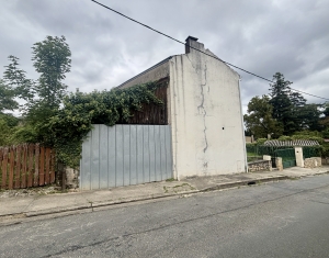 Charming House with Garage, Ideal Holiday Home