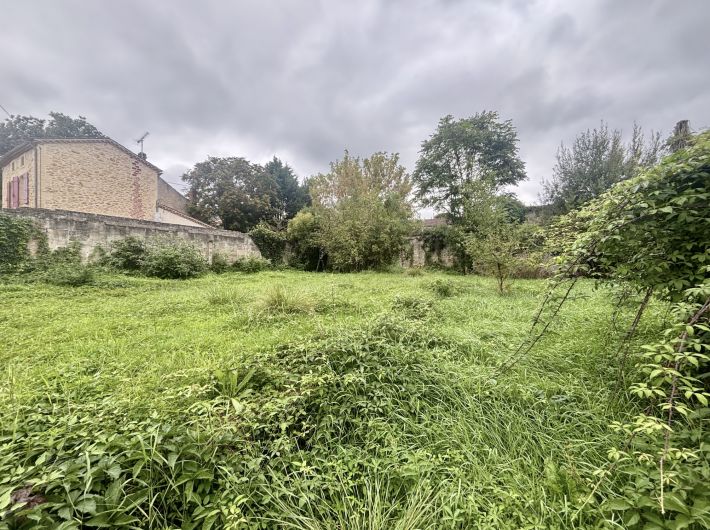 Charming House with Garage, Ideal Holiday Home