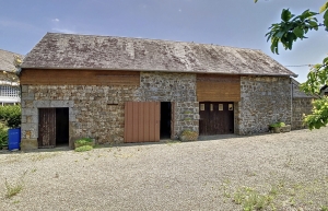 Superb Country House with Outbuilding
