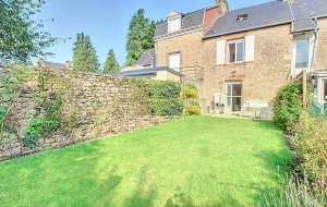 Beautiful Town House with Landscaped Garden