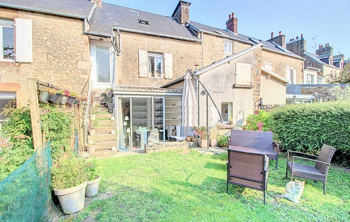 Beautiful Town House with Landscaped Garden