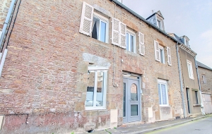 Beautiful Town House with Landscaped Garden