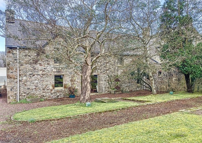 Large House with Swimming Pool and 1 Hectare Gardens