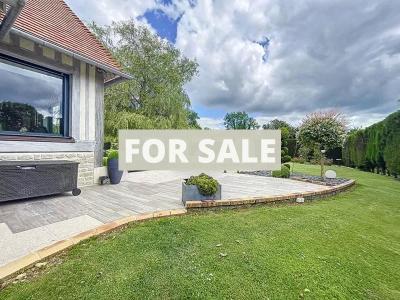 Stunning Detached House By the Coast
