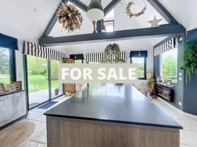 Stunning Detached House By the Coast