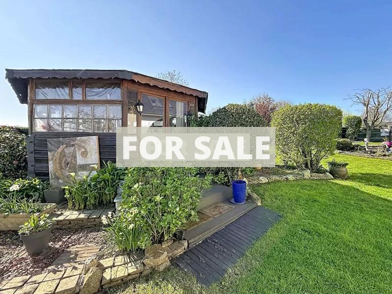 Contemporary Detached House with Swimming Pool