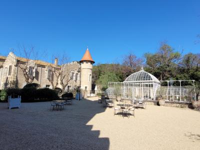 Experience Life in A Chateau in The Heart Of The Vineyards