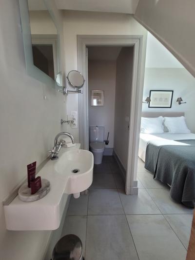 Experience Life in A Chateau in The Heart Of The Vineyards