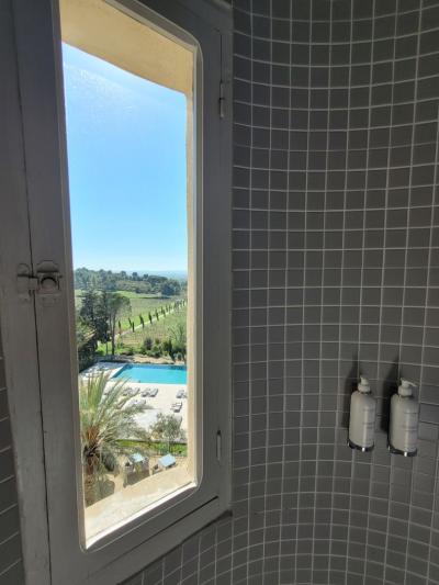 Experience Life in A Chateau in The Heart Of The Vineyards