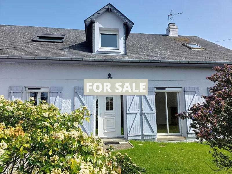 Contemporary Detached House with Garden